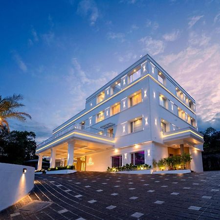 Hotel Grand Avenue Pambadi Eksteriør billede
