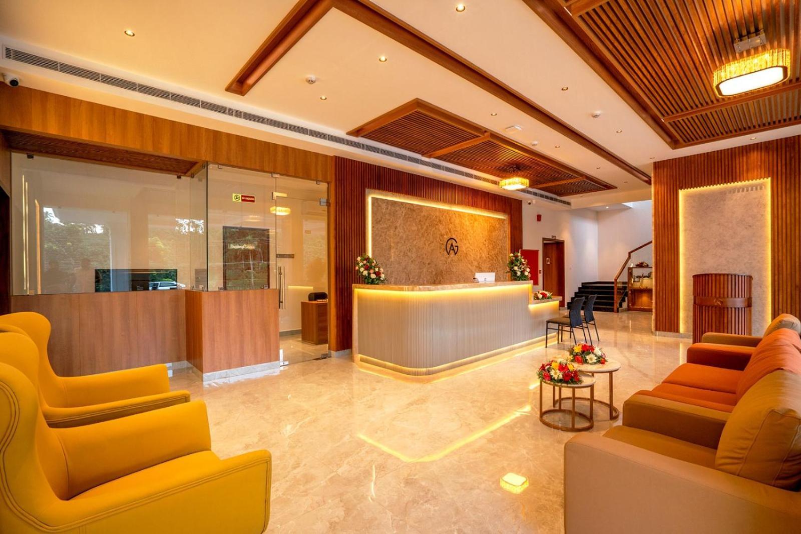 Hotel Grand Avenue Pambadi Eksteriør billede