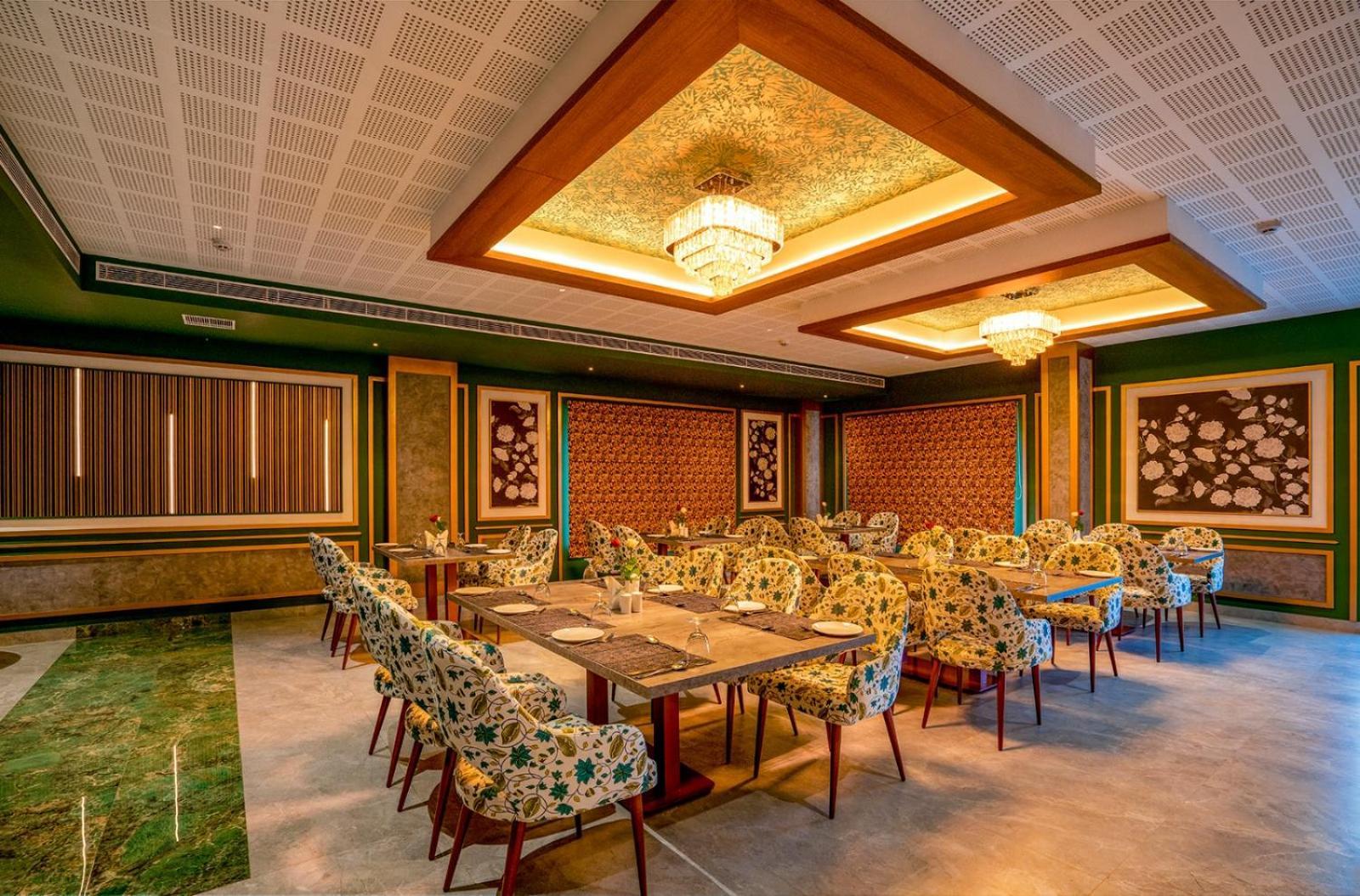 Hotel Grand Avenue Pambadi Eksteriør billede